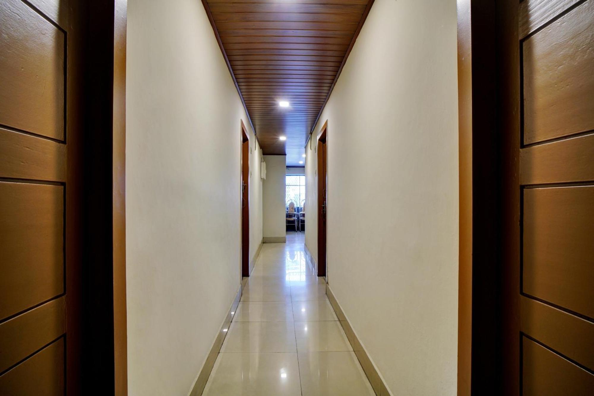 Hotel O Chiyang Hotel Ангамали Экстерьер фото